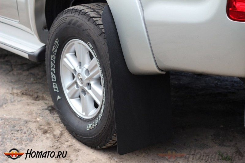 Брызговики (широкие) с выносом 50мм для Toyota Hilux 2011-2015 | шагрень