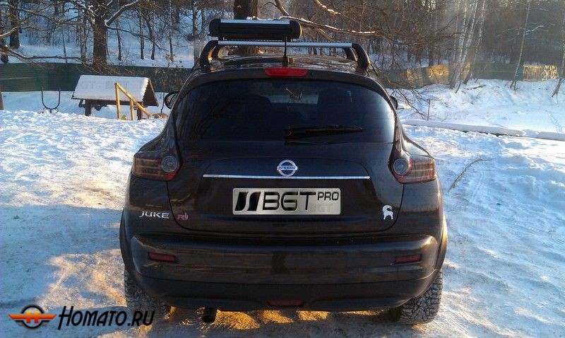 Накладка над номером на крышку багажника для Nissan Juke «2010-»