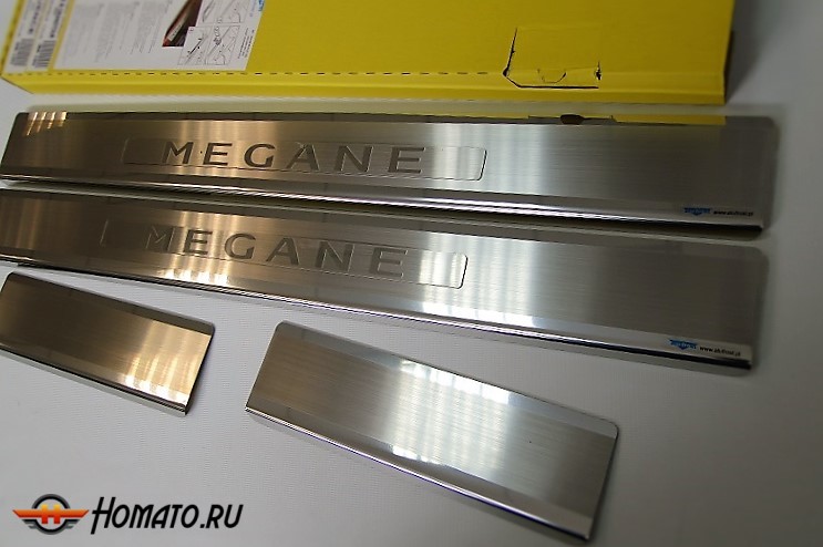 Накладки на пороги с логотипом для Renault Megane 3 2009+ (универсал) | нержавейка