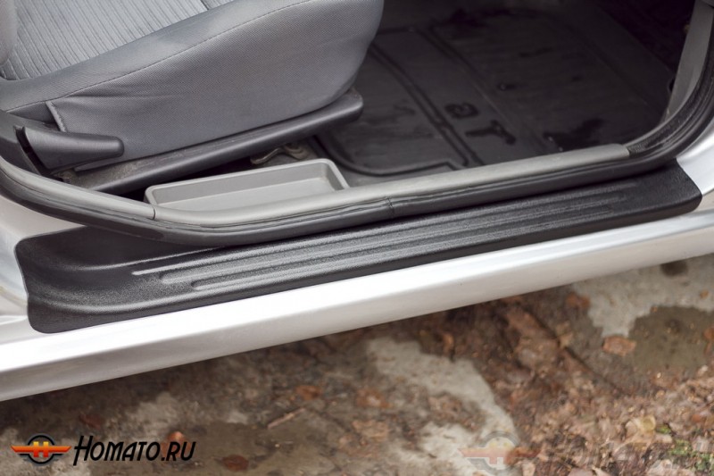 Накладки на внутренние пороги дверей для Nissan Almera Classic 2007-2012 | шагрень
