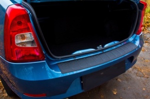 Накладка на задний бампер для Renault Logan 2010-2013 | шагрень