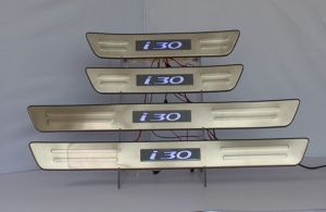 Накладки на дверные пороги с LED подстветкой, нерж. для HYUNDAI i30