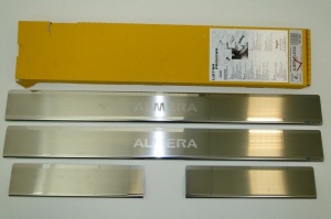 Накладки на пороги с логотипом для Nissan Almera Classic (2006-2011) | нержавейка