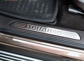 Накладки на дверные пороги для VW Touareg 2010+/2014+