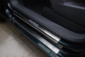Накладки на внутренние пороги с надписью, нерж. сталь, 8 шт. для VW Touran 2007+