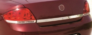 Накладка над номером на крышку багажника с надписью, нерж. для FIAT Linea