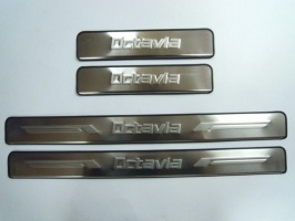 Накладки на дверные пороги с логотипом, нерж. для SKODA Octavia 09+/13+/17+