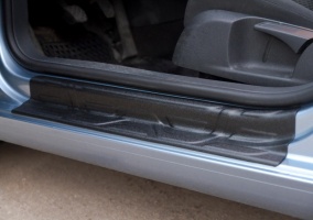 Накладки на внутренние пороги дверей Volkswagen Golf 6 (2009-2012) | шагрень