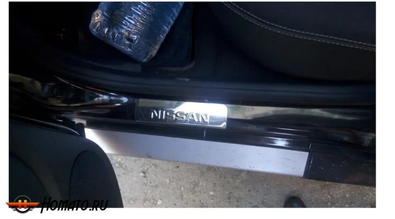 Накладки на пороги Nissan Terrano нержавейка с логотипом