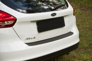 Накладка на задний бампер для Ford Focus 3 хэтчбек (2014+) рестайл | шагрень