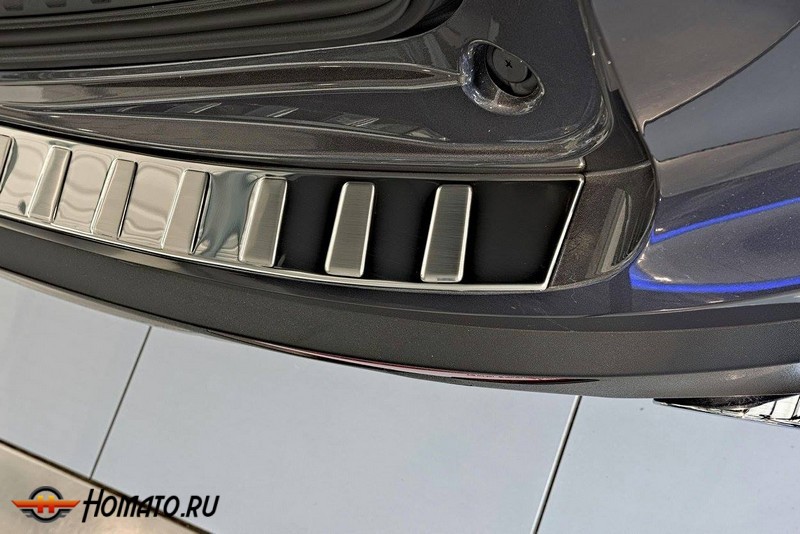 Накладка на задний бампер для BMW 1 (F20) 2011-2015 | глянцевая + матовая нержавейка, с загибом, серия Trapez
