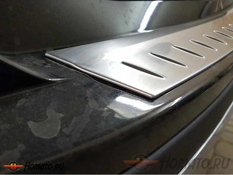 Накладка на задний бампер с логотипом для Toyota RAV4 2013+/2015+ | нержавейка