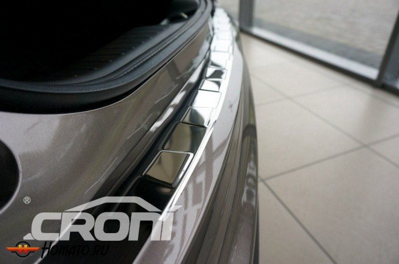 Накладка на задний бампер для Ford Tourneo Connect 2013+ | зеркальная нержавейка, с загибом, серия Trapez