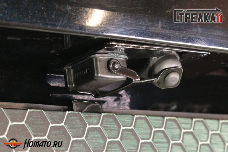 Защита задней камеры TOYOTA LAND CRUISER 300 2021+