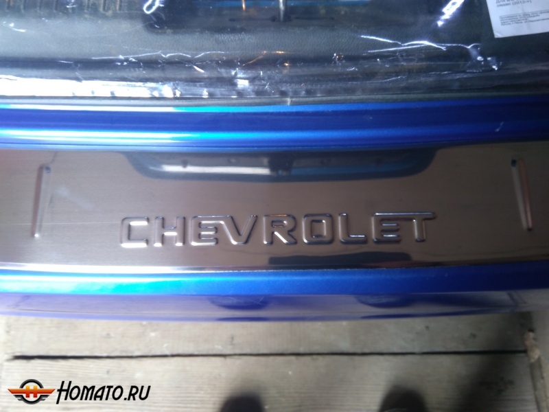 Накладка на задний бампер для Шевроле Авео 2012+ седан | зеркальная нержавейка