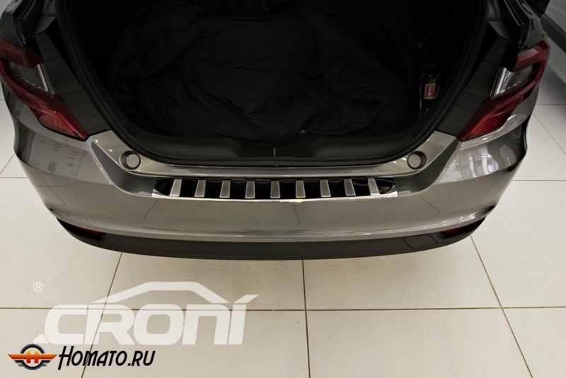 Накладка на задний бампер для Ford Fiesta (Mk6) 2013+ (5d) | глянцевая + матовая нержавейка, с загибом, серия Trapez