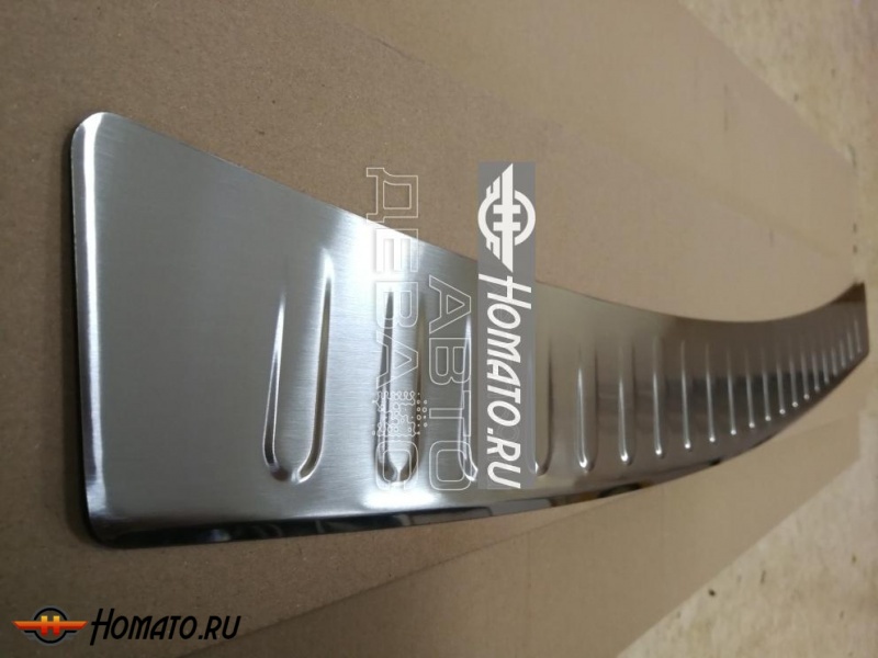 Накладка на задний бампер Шкода Октавия A7 2013-2020 | шлифованная нержавейка, с загибом