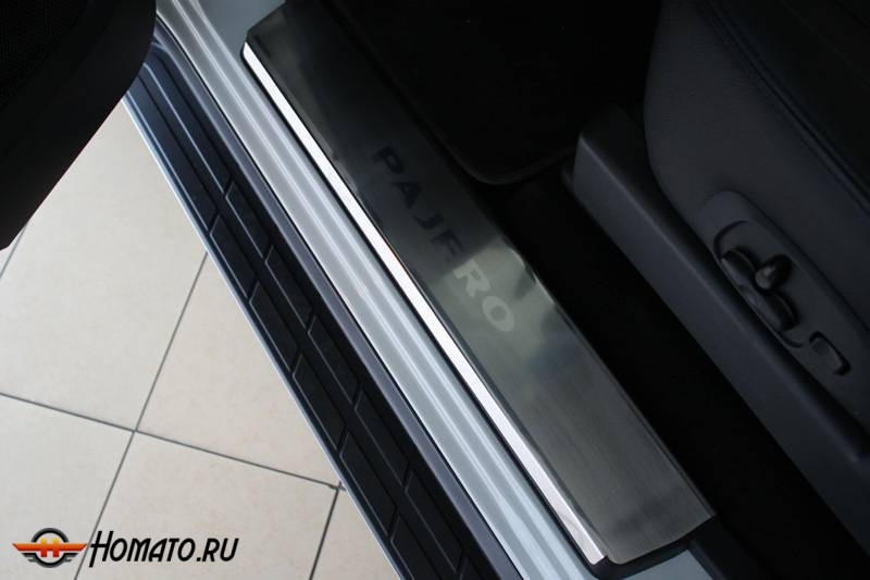 Накладки на пороги с логотипом для Mitsubishi Pajero 2005+ | нержавейка