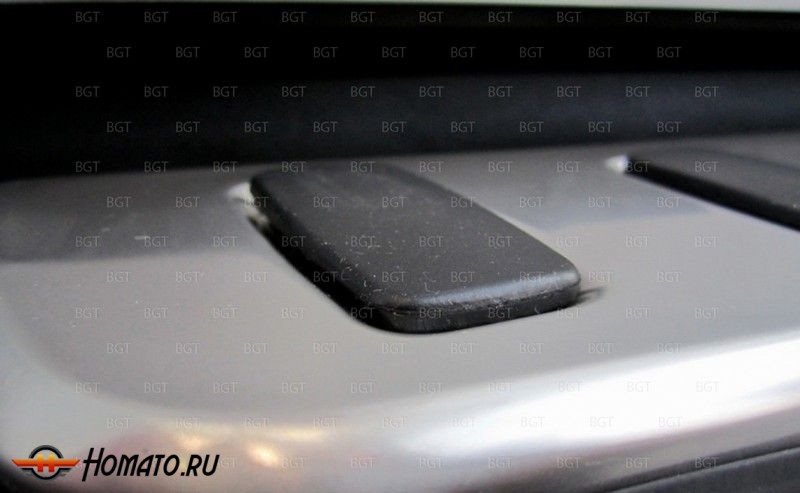 Накладка на задний бампер из нержавеющей стали с резиновыми вставками для Toyota Land Cruiser 200 «2