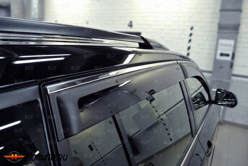 Оригинальные дефлекторы для Toyota Highlander «2011+» с полосой из нержавеющей стали