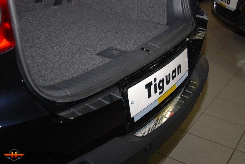 Накладка на задний бампер для Volkswagen Tiguan (2007-2015) | нержавейка + силиконовые вставки, без загиба