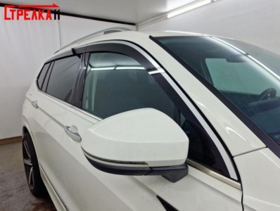 Дефлекторы Volkswagen Tiguan L 2017+/2020+ (Китай) | с хром молдингом, из 6 частей, премиум, плоские, 2D