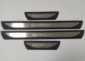Накладки на дверные пороги для Nissan Qashqai 07+/10+/14+/19+ | нержавейка, с логотипом