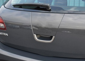 Накладка на ручку двери багажника для Opel Astra J «2009-»