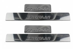 Накладки на пороги Toyota Corolla 2013-2019 нержавейка с логотипом