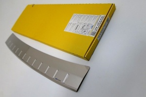Накладка на задний бампер для Skoda Rapid 2014+ | силиконовые вставки + нержавейка, с загибом