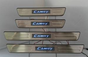 Накладки на дверные пороги с LED подстветкой, нерж. для TOYOTA Camry