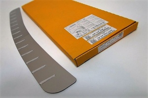 Накладка на задний бампер для Opel Mokka 2012+ / Chevrolet Tracker | нержавейка + силиконовые вставки, без загиба