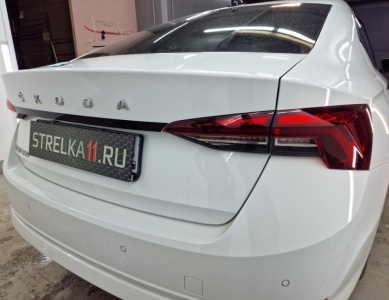 Накладка на крышку багажника для Skoda Octavia (A8) 2021+ | 1 штука, декор