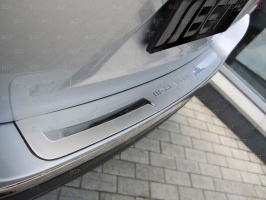 Накладка на задний бампер для Toyota Highlander «2011+» из нержавеющей стали