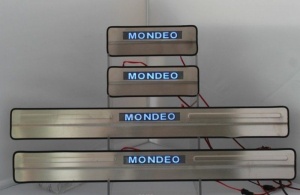Накладки на дверные пороги с LED подстветкой, нержавейка. для FORD Mondeo