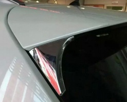 Боковые треугольные накладки на крышку багажника для Nissan Qashqai 2014+ | 2 части, хром (ABS)