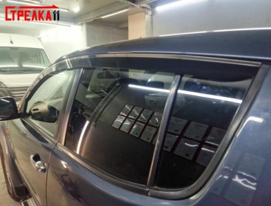 Дефлекторы Митсубиси Л200 4 2007-2015 | с хром молдингом, из 4 частей, премиум, плоские, 2D