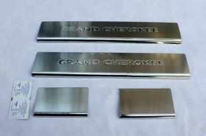 Накладки на дверные пороги для JEEP Grand Cherokee "11-/"13-