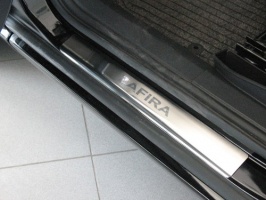 Накладки на пороги с логотипом для Opel Zafira B 2005+ | нержавейка