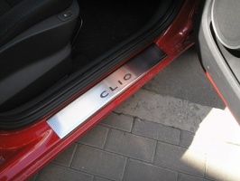 Накладки на пороги с логотипом для Renault Clio 3 2005+ / Clio 4 2012+ | нержавейка