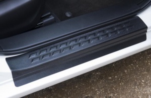 Накладки на внутренние пороги дверей Mazda 6 (GJ/GL) 2012+/2015+/2018+ | шагрень