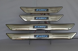 JMT Накладки на дверные пороги с логотипом и LED подсветкой, нерж. для TOYOTA Camry "06-/"09-