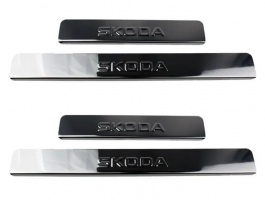 Накладки на пороги Skoda Roomster нержавейка с логотипом