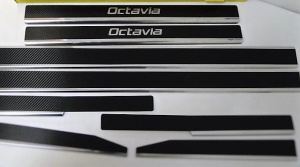 Накладки на пороги для Skoda Octavia A7 2013+ | карбон + нержавейка