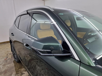 Дефлекторы Geely EX5 EM-i 2026+ | с хром молдингом, из 6 частей, премиум, плоские, 2D