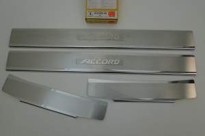 Накладки на пороги с логотипом для Honda Accord 8 (2008-2012) | нержавейка