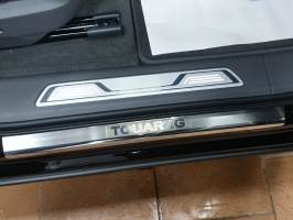 Накладки на пороги с логотипом для VW Touareg 3 (CR7) 2018+ | нержавейка