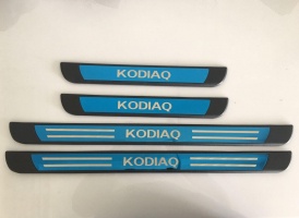 Накладки на дверные пороги с логотипом для Skoda Kodiaq 2017+
