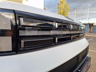 Накладки на решетку радиатора для Hyundai Santa Fe 5 (MX5) 2024+ | 10 штук, декор